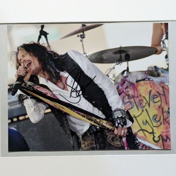 Steven Tyler Aerosmith Autographed 11x14 Photograph